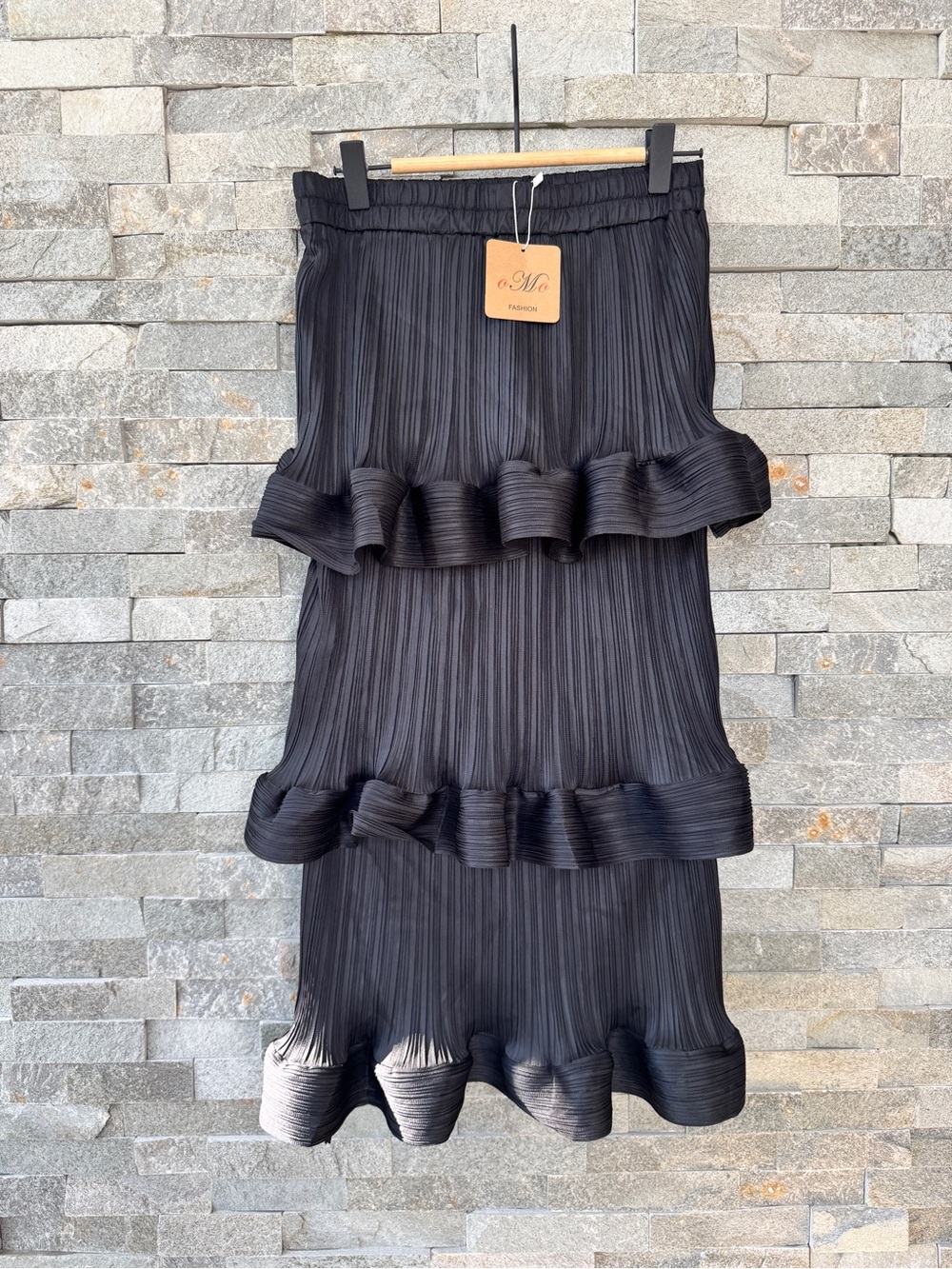 European Boutique Black Pleated Tiered Ruffle Maxi Skirt Boho Elegant OS